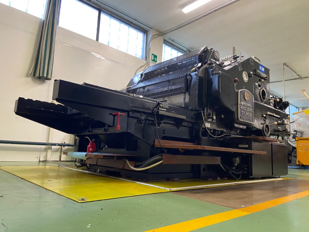 macchina per fustellatura