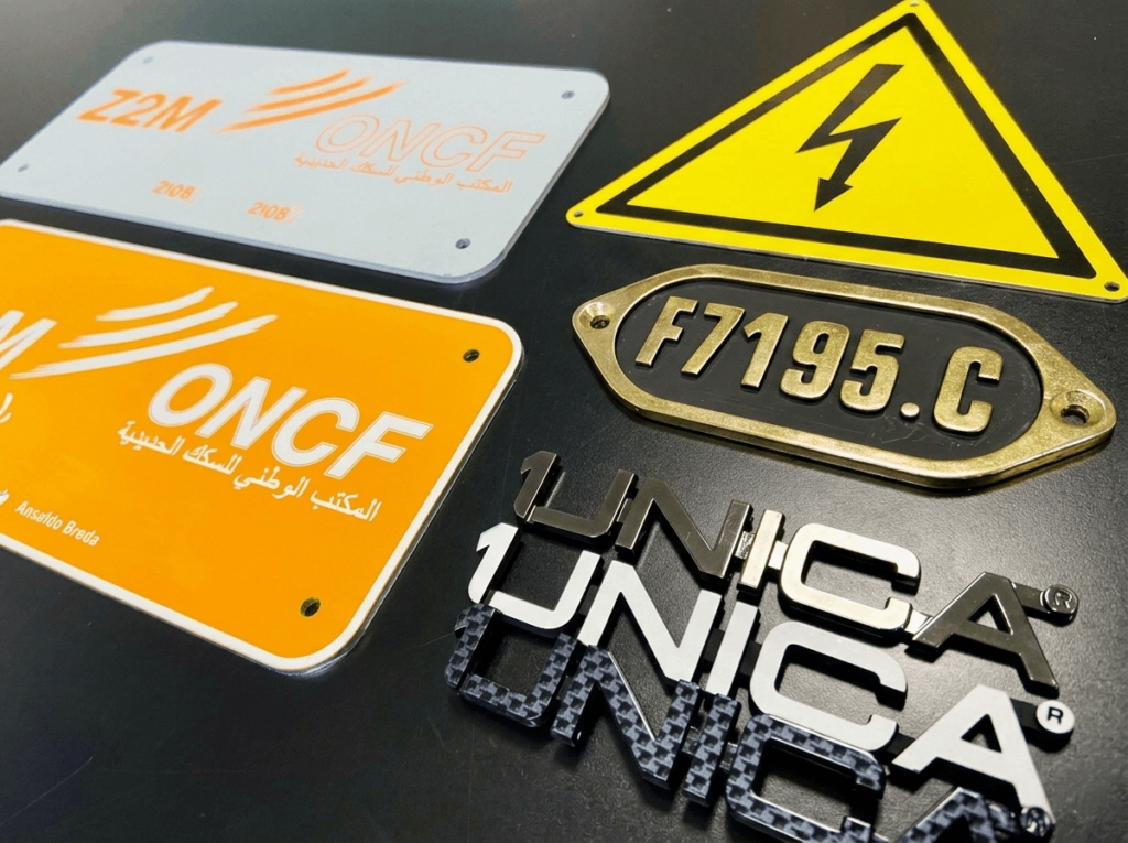 targhette metalliche